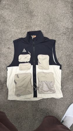 Nike ACG Utility Vest Multi Pocket Size M