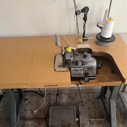🧵 Singer Industrial Serger (Merro) / Overlock Sewing Machine w/ Table
