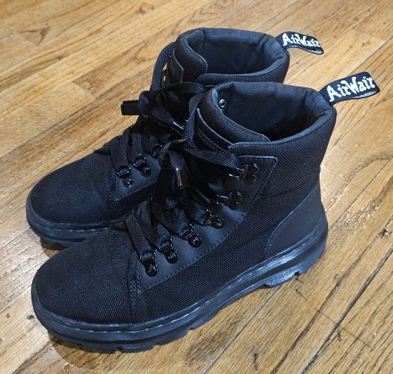 Dr Martens Boots Women's Size 8/ Men's 7