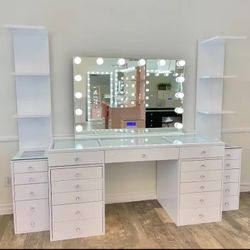 Vanity table with mirror and lights 