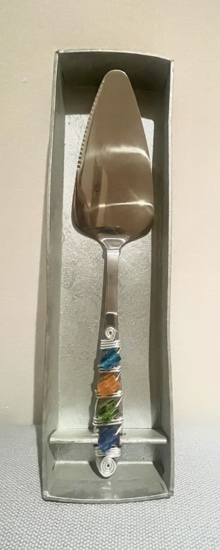 NEW Wild Eye Designs Handcrafted Stainless Steel Colored Bead Cake Pie Server