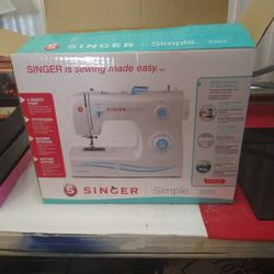 Singer Sewing Machine 