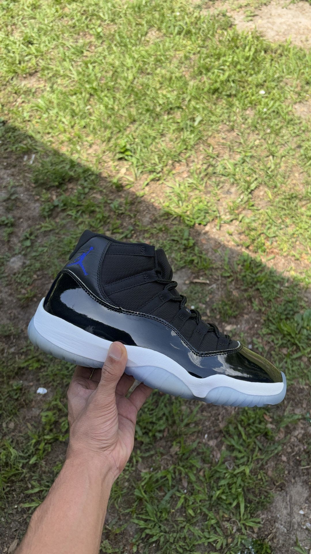 Jordan Retro 11 Space Jam Size 8.5 Used (8/10)
