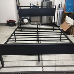 Full Size Metal Platform Bed Frame 