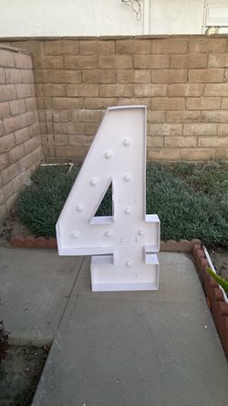 4ft tall number 4