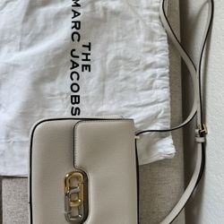 Marc Jacobs Crosbody Bag – Cream with Gold/Silver Hardware (Includes Dust Bag)