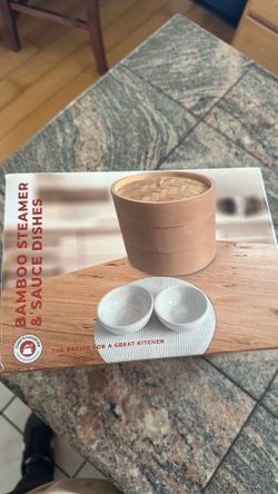 Bamboo steamer & sauce dishes