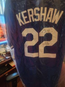 Clayton Kershaw Autographed Jersey