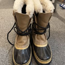 Sorel Caribou Winter boots  size 7 