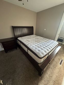 Queen bed with Mattress and night stand