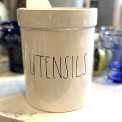Large Rae Dunn Ceramic UTENSILS Crock Utensil Holder Approx 7.75” tall x 6.25” wide  In great preconditioned, no chips or cracks 