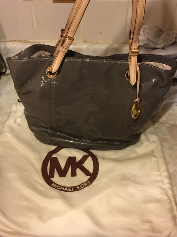 Michael Kors Hamilton Bag for Sale in San Fernando, CA - OfferUp