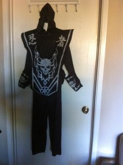 Black skull lord ninja costume size 8-10