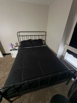 Queen size bed frame & queen size mattress