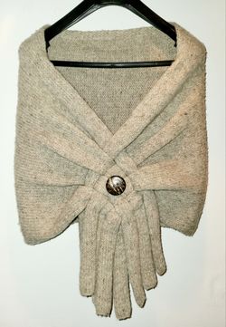 Wool Sweater Shall. Beige. Women's Small