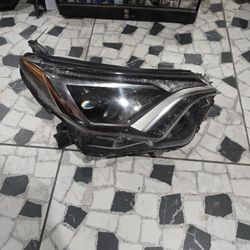 2016 to 2018 Rav4 Right Headlight Passenger