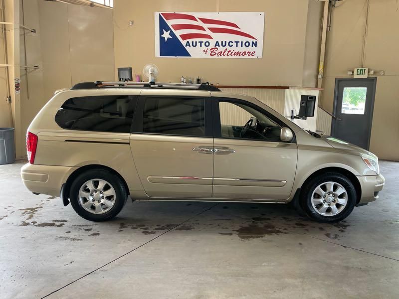 2008 Hyundai Entourage