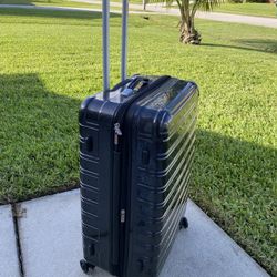 BIG SUITCASE 