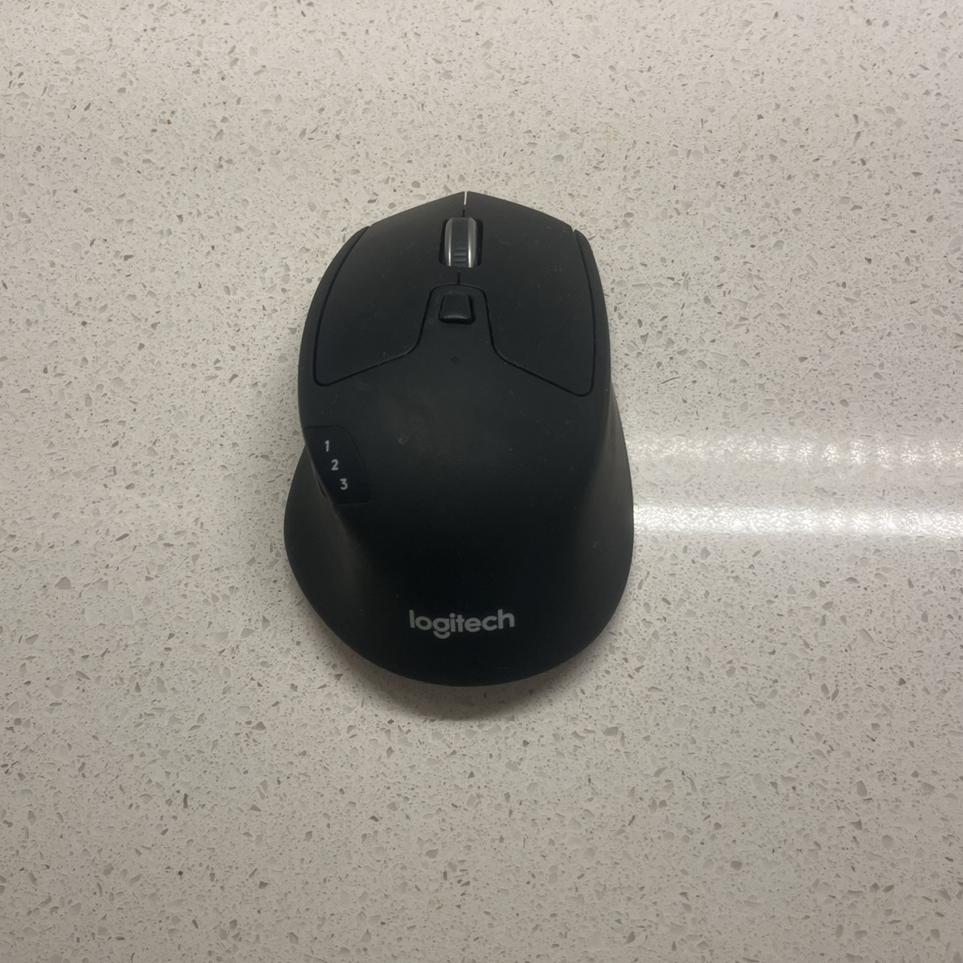 Excellent Condition M720 Triathlon Wireless Mouse