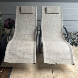 Free Lounge Chairs 