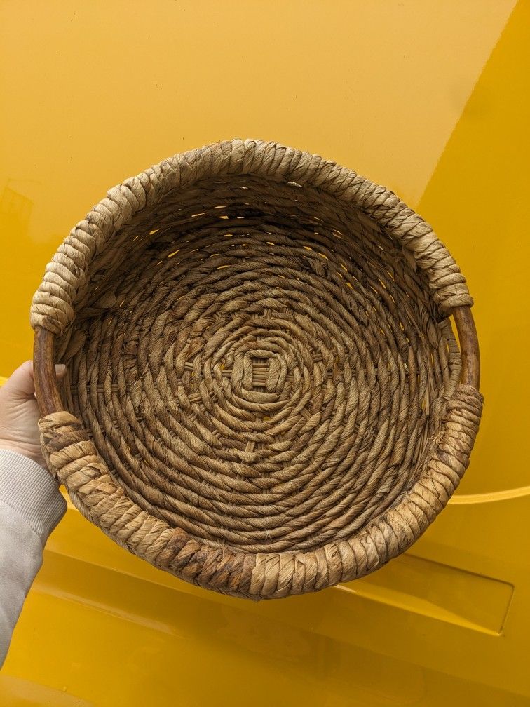 Hand Woven Round Tray With Handles '16