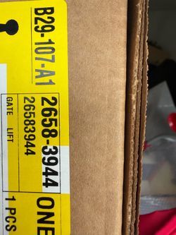 2025-2026 Buick Enclave Liftgate