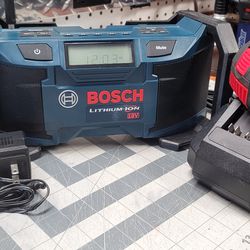 BOSCH Radio (PB180) + Rechargeable Battery