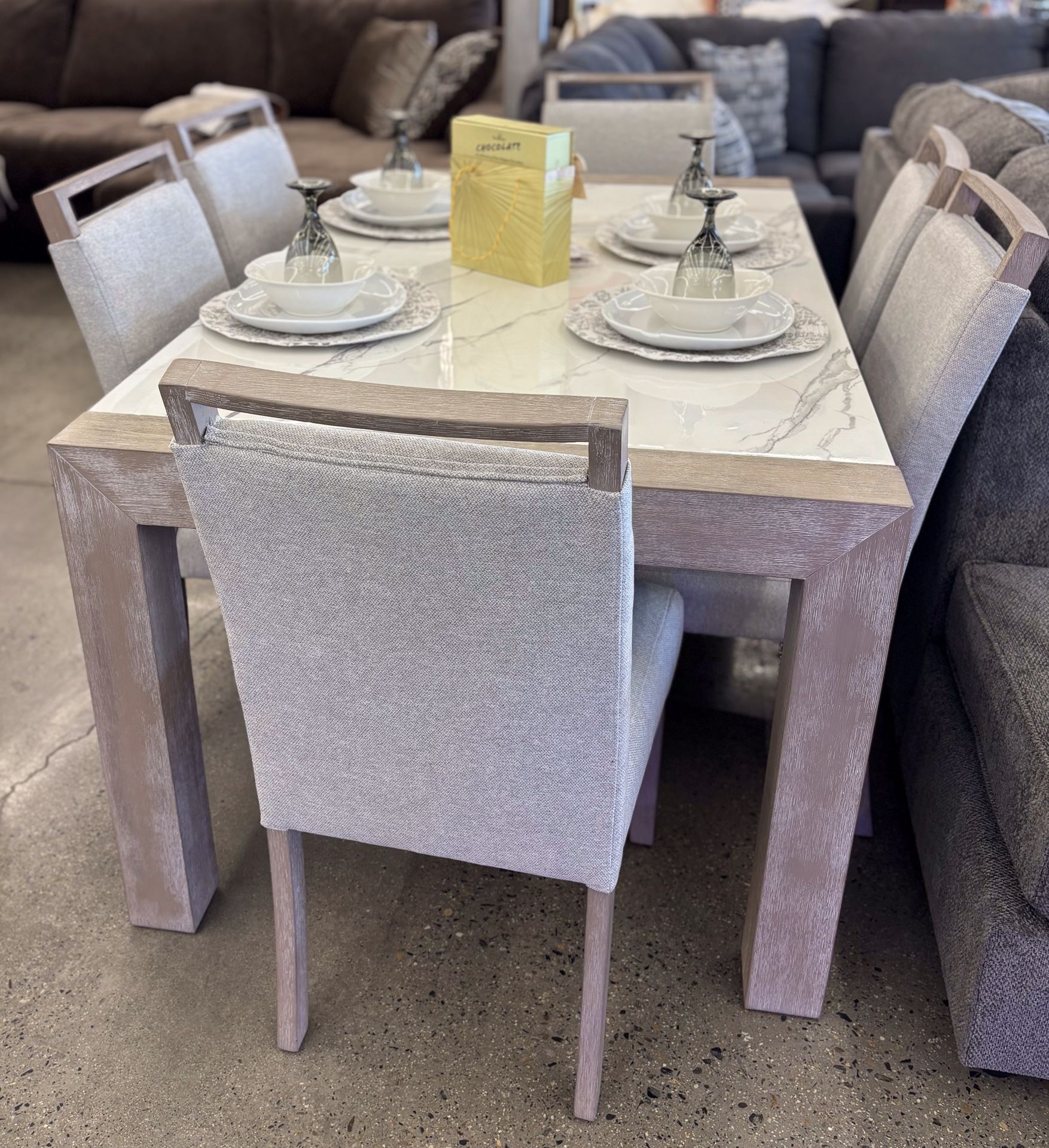 Beautiful 7pc Dining Table