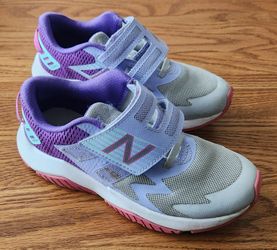 New Balance running shoes, size 3 Wm