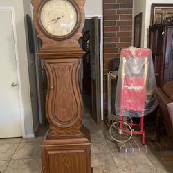 Very Nice Grandfather Clock Works Very Good