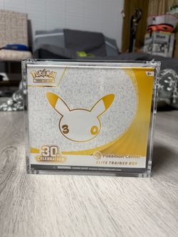 Pokemon Center 30th anniversary ETB w case
