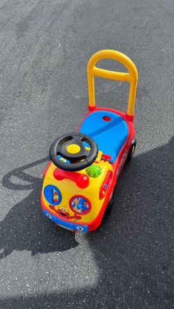 Elmo Car