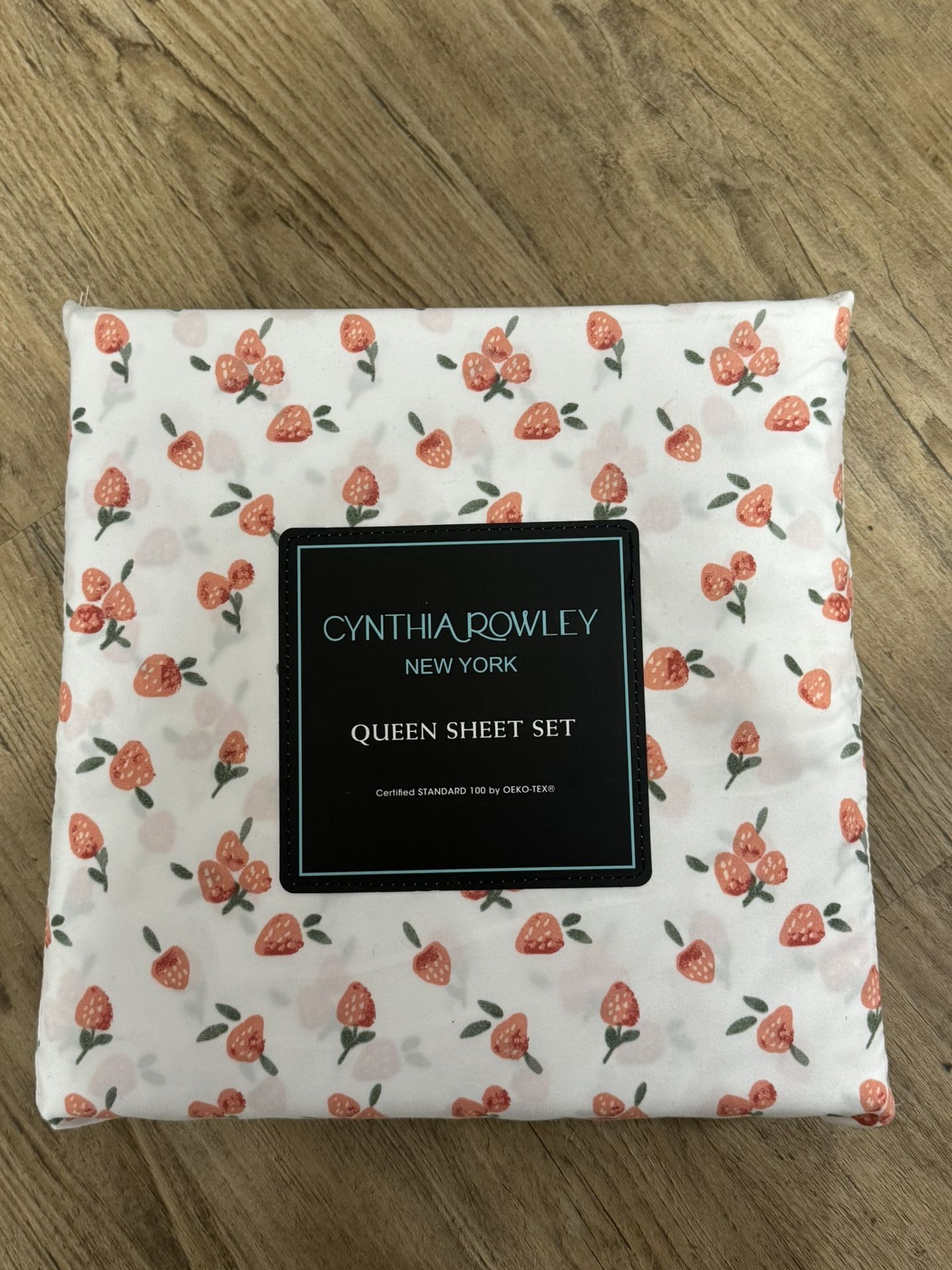 Cynthia Rowley Strawberry queen sheet set