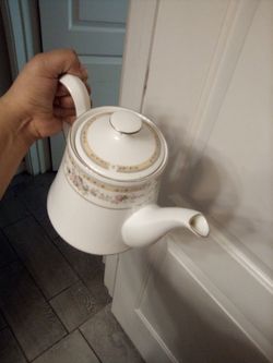 Tea pot