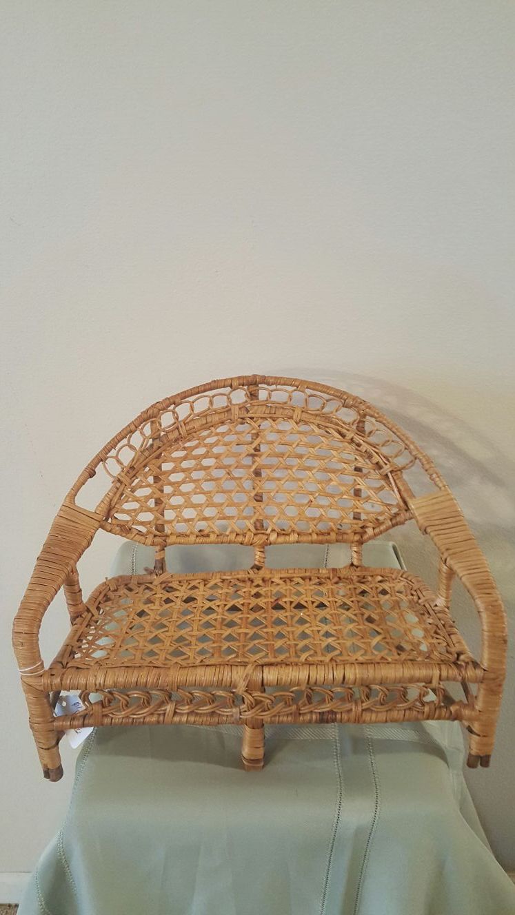 Vintage Wicker loveseat/Couch for dolls
