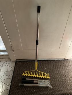 Brand New Garden Rake w/ adjustable Lengths of Handle