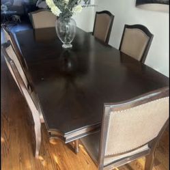 Table and chairs for sale pickup only
