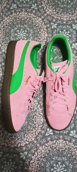 Men's tennis shoe, size 9.5