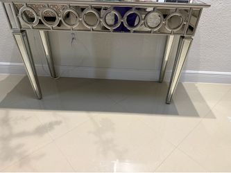 Z gallerie entry way table