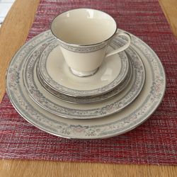 Lenox Charleston Fine China Service for 11