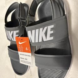 NWT Women's Nike Sandals Sz 6