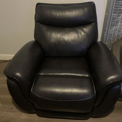 Recliner Chair With Multi-functional Console