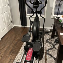 SOLE Fitness E25 Elliptical   