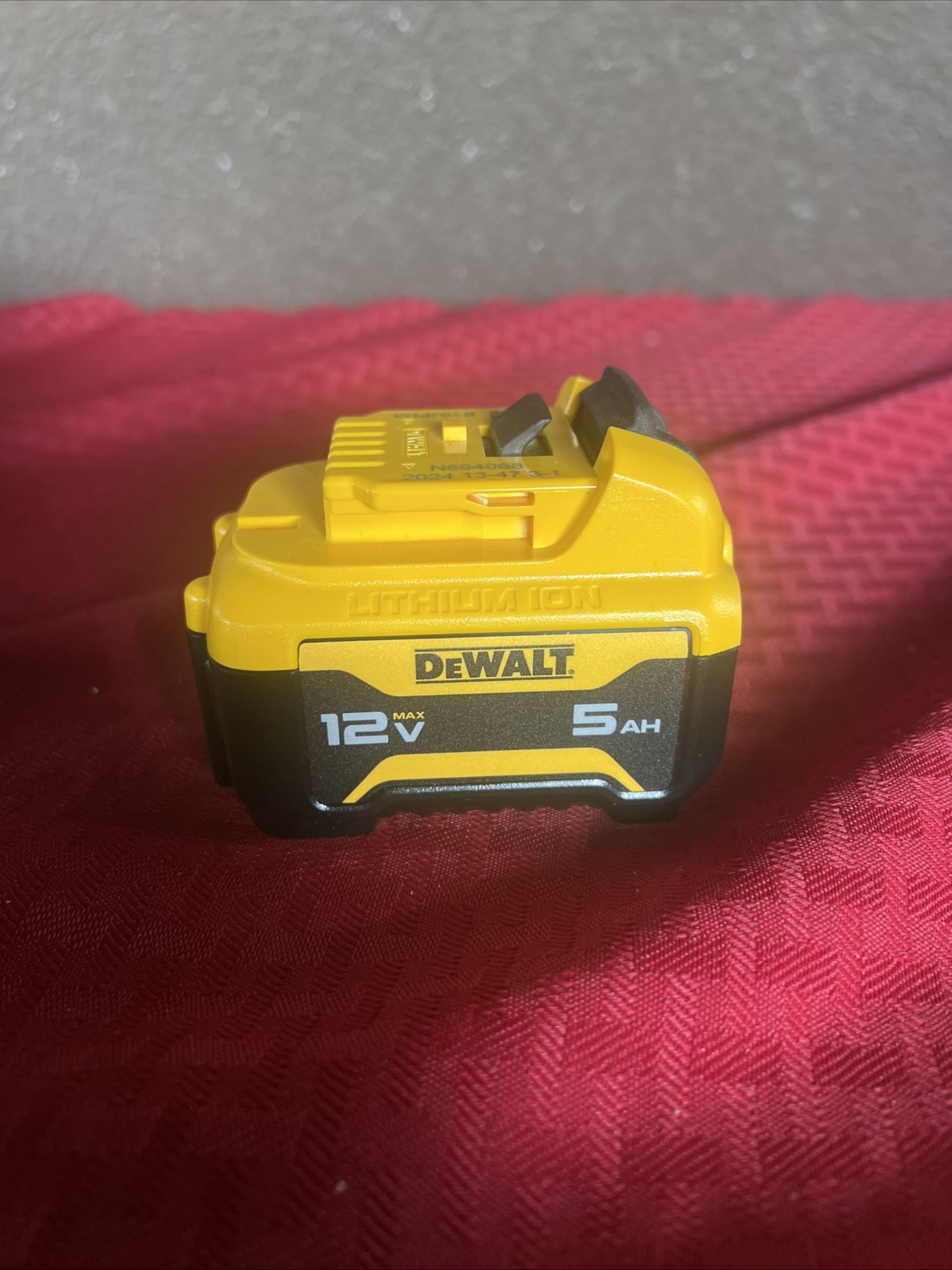 NEW GENUINE OEM DeWALT 12V MAX DCB126 5Ah Lithium-Ion Battery