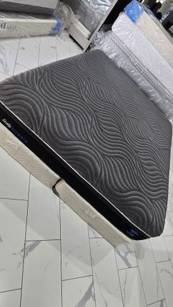 King Sizes Mattress And Box Spring 