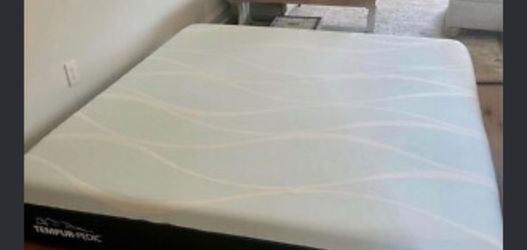 Tempur-Pedic  Mattress