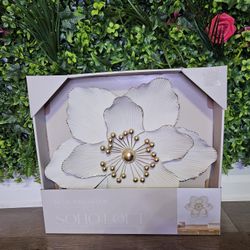 Cream And Gold 3D Wall Flower