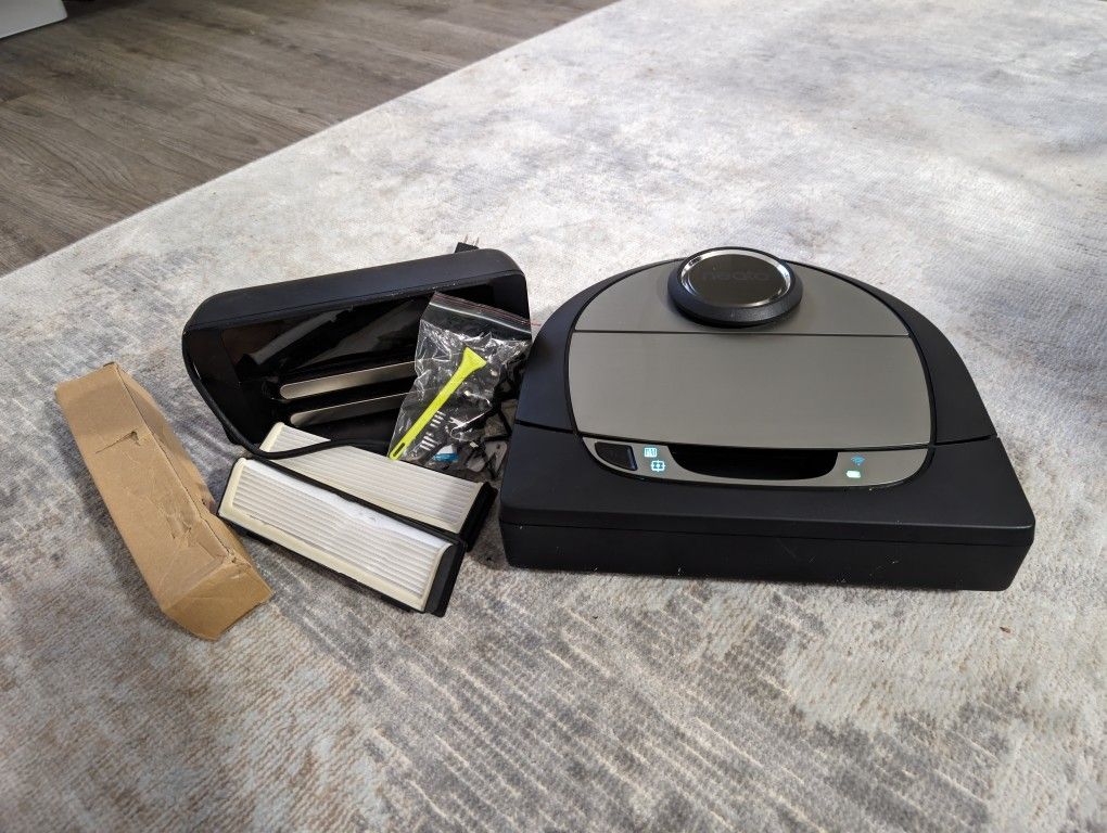 Neato D7 Robotic Vacuum 