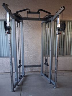 Life Fitness functional trainer