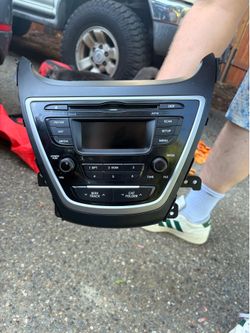 Hyundai Elantra stereo